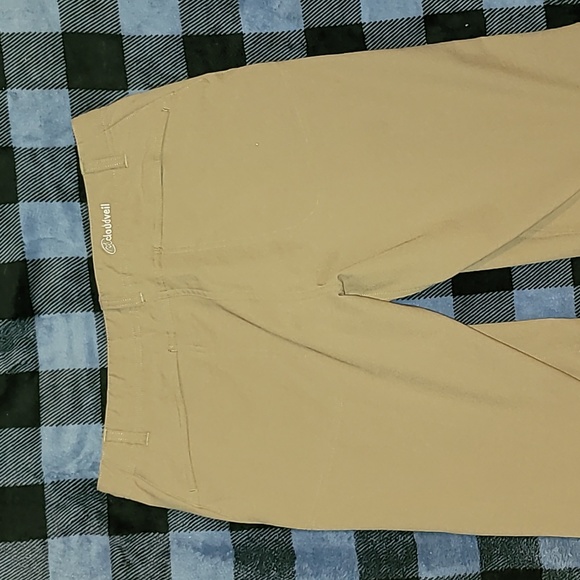 Cloudveil. Premium women's pants.  Cargo-style. Like-new.  Size 10 - Picture 15 of 16
